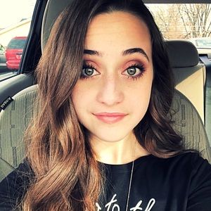 Meet your Posher, Tabitha